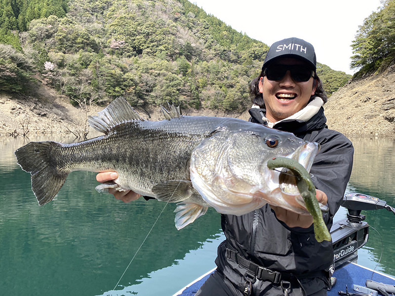 BASSWORM145／初期ハンドメイドプロトタイプで66cmを池原ダムにて