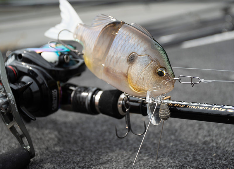 アゴ下にクイックチェンジャーハンガーも装備しています。